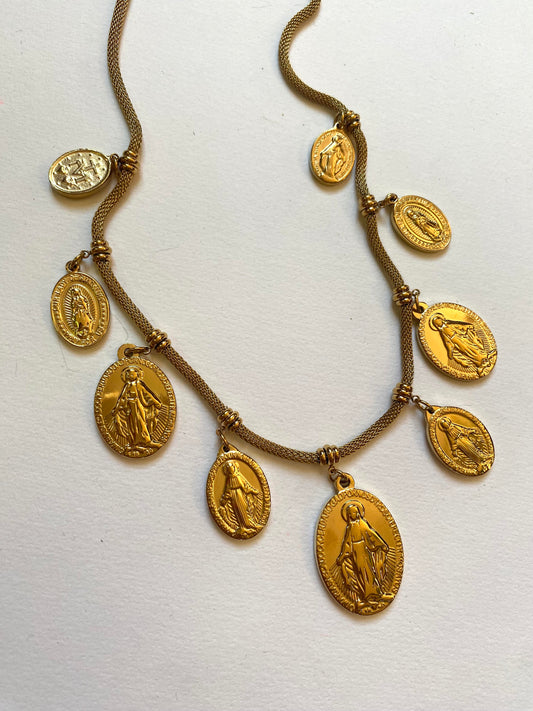 Collier breloque vierge