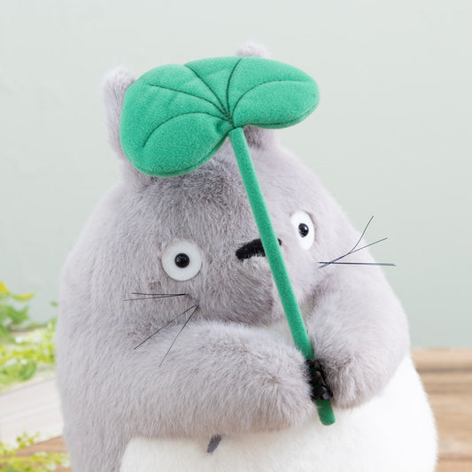 Grosse Peluche Totoro Gris avec Tige Feuille