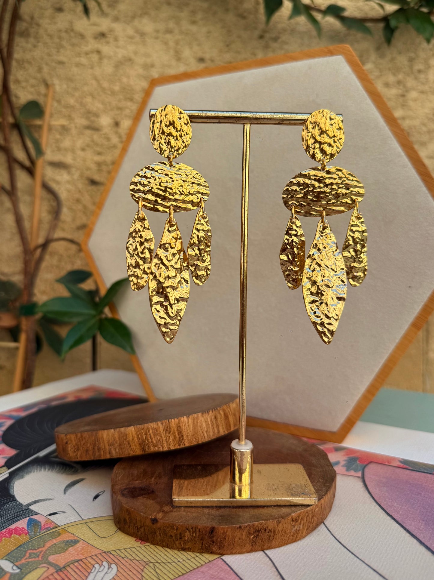 Boucles d’Oreilles Dorées Pendantes Texturées