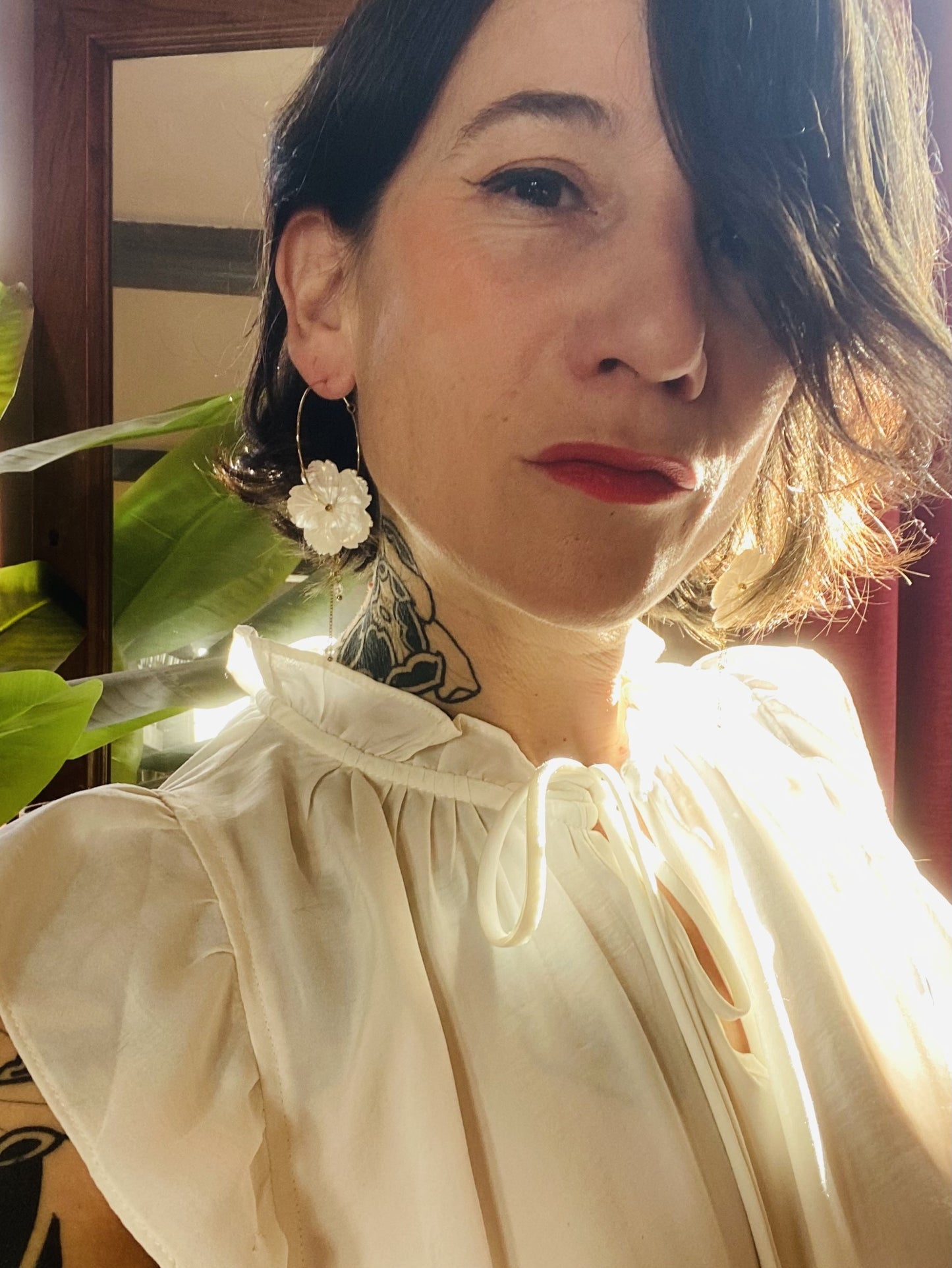 Boucles d'oreilles fleur de nacre