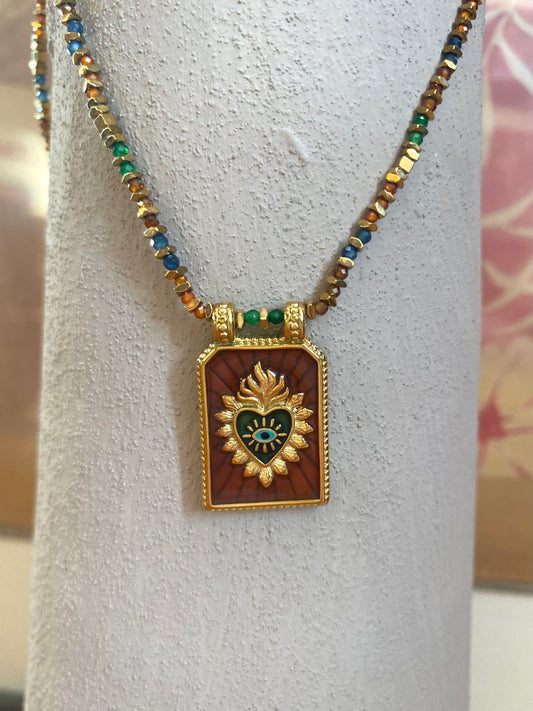 Collier amulette marron