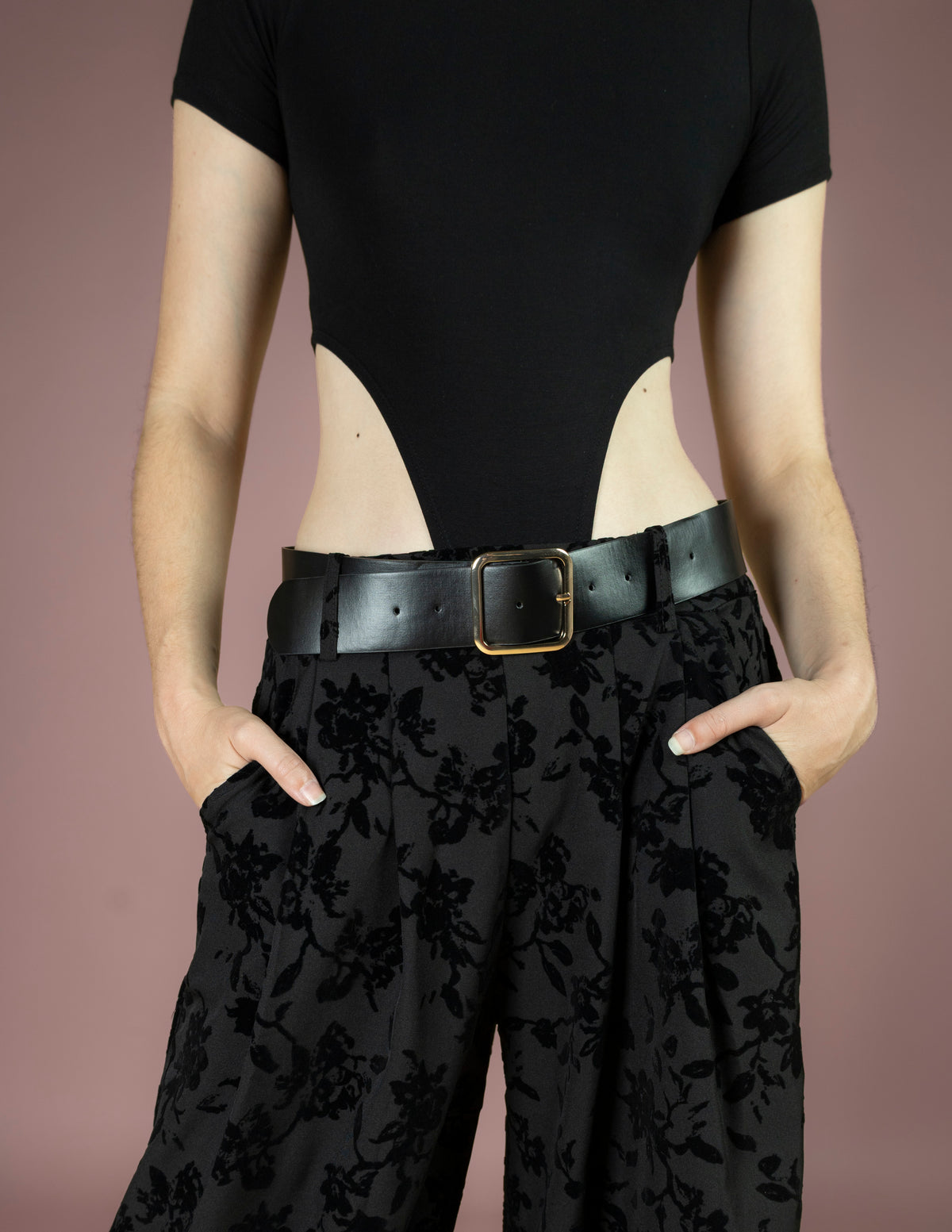 Pantalon large noir à imprimé velours – Floral, taille haute