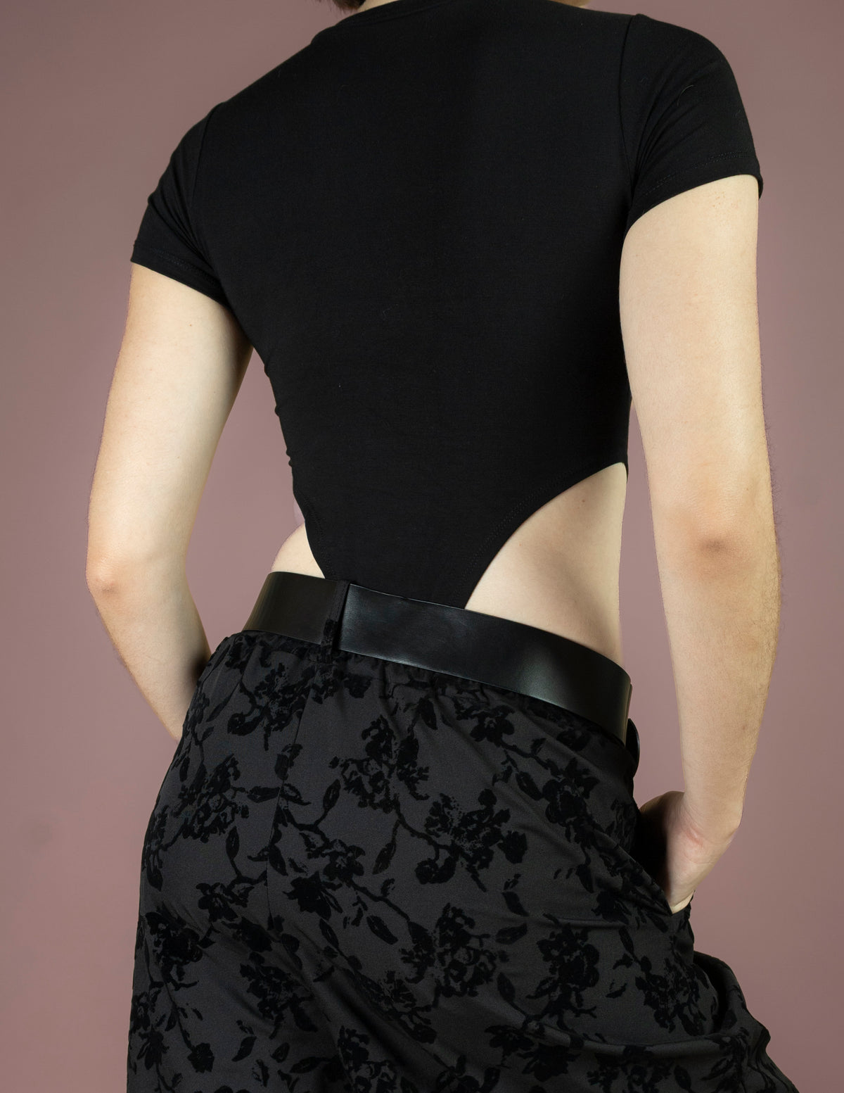 Pantalon large noir à imprimé velours – Floral, taille haute