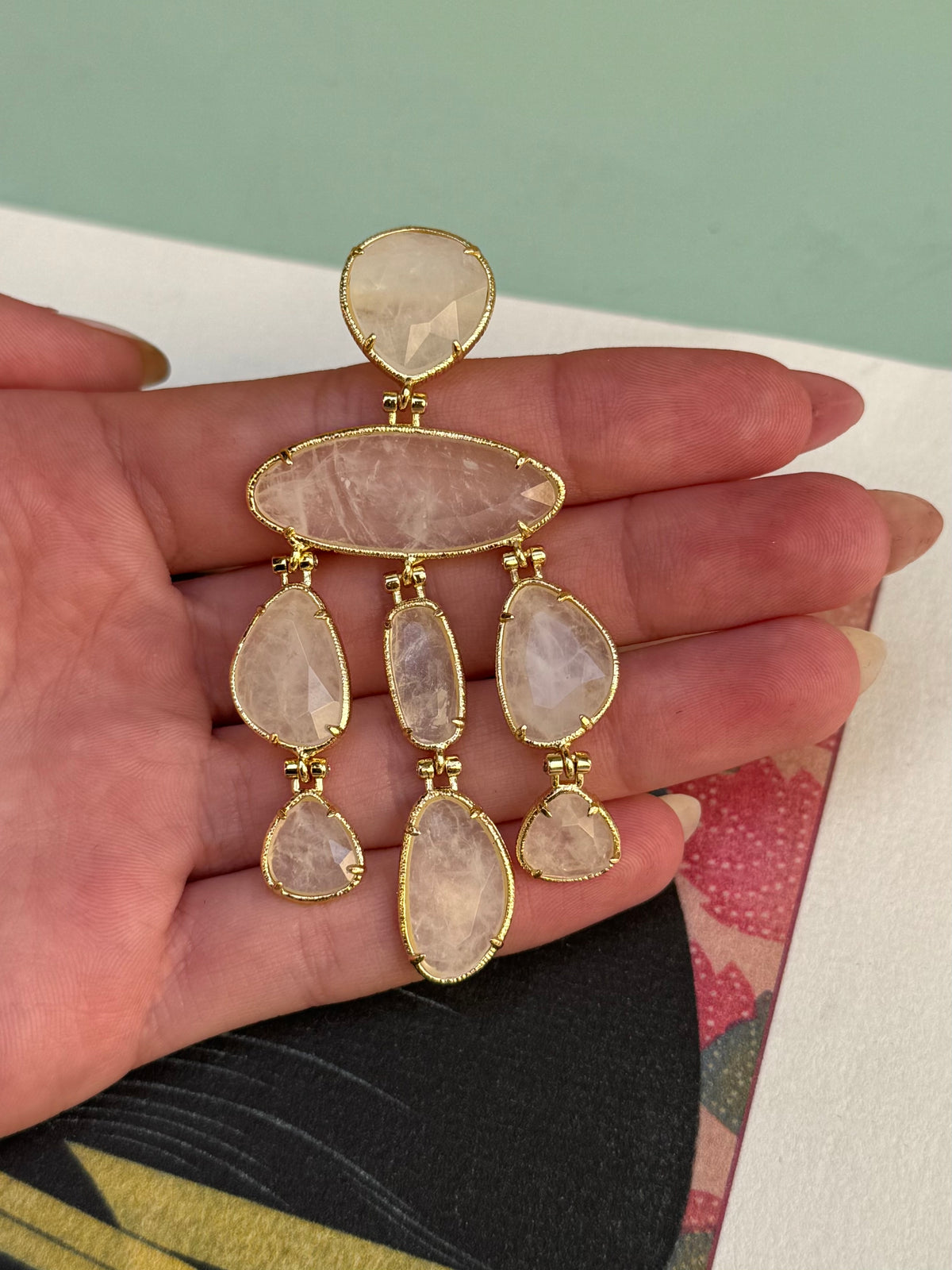 Boucles d’oreilles pierres naturelles Caterina – Pendantes blanches
