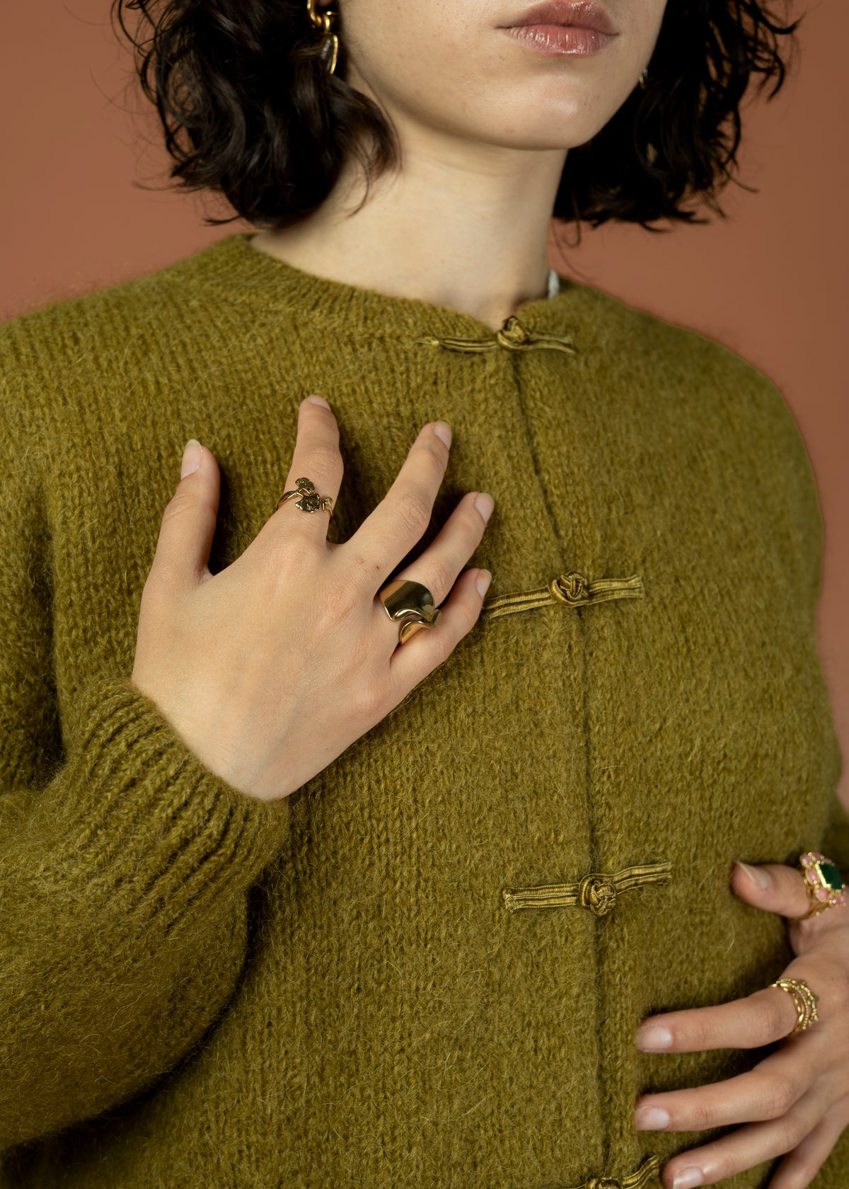 Pull cardigan vert olive – Gilet en maille douce à brandebourgs, manches longues
